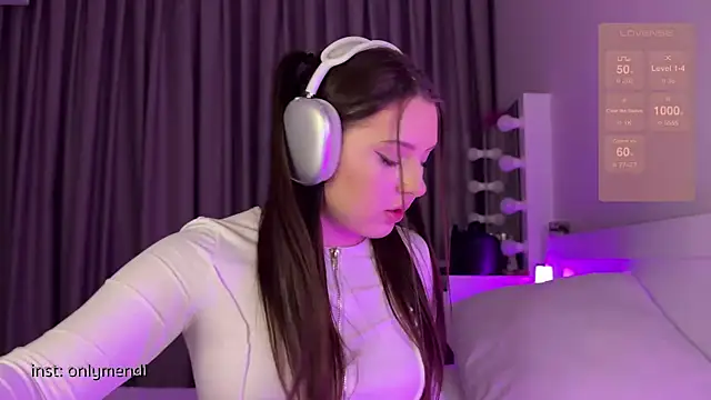 MENNDI online show from January 2025 05:45:02 PM