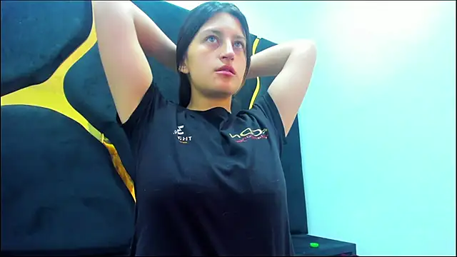 GiaRoussel online show from February 2025 07:47:01 PM