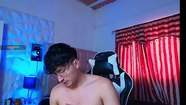 santyago taylor online show from January 2025 07:20:02 PM