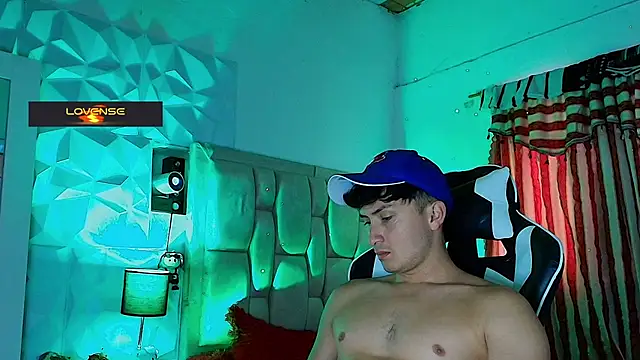 santyago taylor online show from March 2025 07:28:02 PM