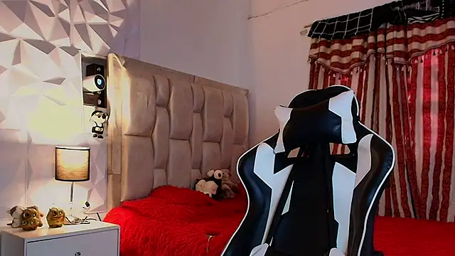 santyago taylor online show from March 2025 09:01:02 PM