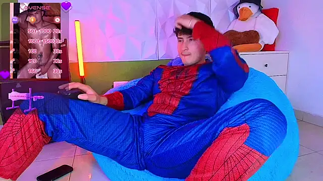 santyago taylor online show from October 2025 06:58:01 PM