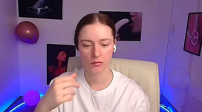 Snapshot of Fantasy_July chatting on March 2025 04:24:02 PM Fantasy July online show from March 2025 04:24:02 PM