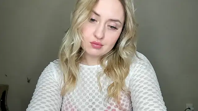 Snapshot of KennaJamess8 chatting on February 2025 08:31:01 PM KennaJamess8 online show from February 2025 08:31:01 PM