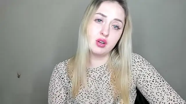 Snapshot of KennaJamess8 chatting on February 2025 07:16:02 PM KennaJamess8 online show from February 2025 07:16:02 PM