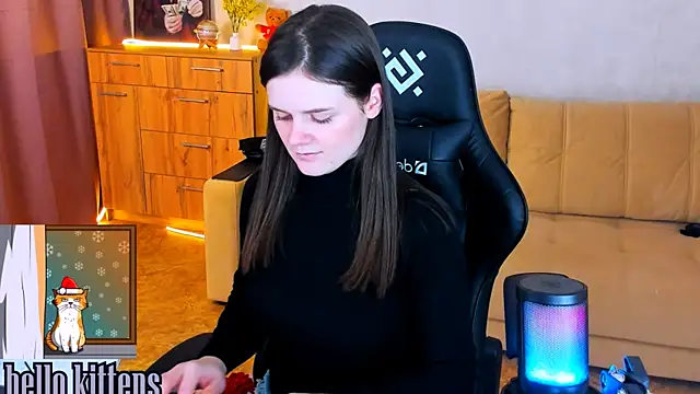 Lora Cain online show from December 2024 04:43:01 PM