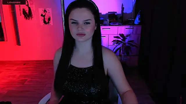 Lora Cain online show from July 2026 02:41:02 PM