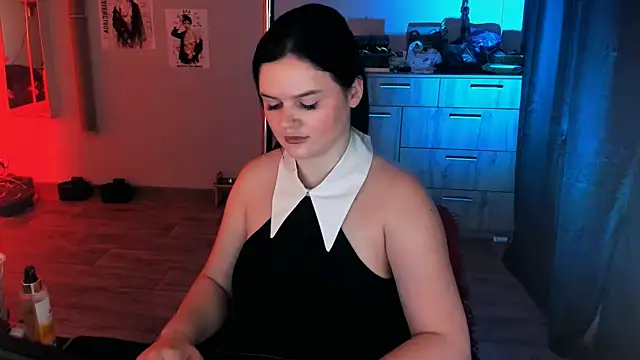 Lora Cain online show from July 2026 01:54:01 PM