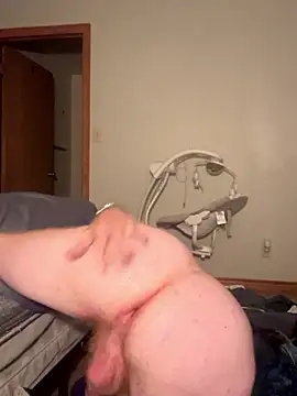 Snapshot of Nakedginger26 chatting on January 2026 04:18:01 AM Nakedginger26 online show from January 2026 04:18:01 AM