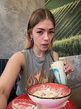 Snapshot of -Sexy_Barbie- chatting on March 2025 07:08:02 AM -Sexy Barbie- online show from March 2025 07:08:02 AM