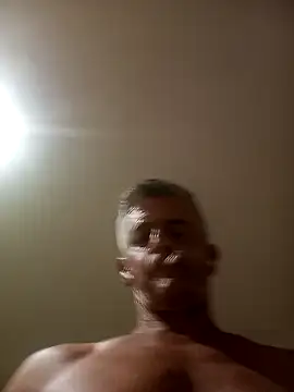 Snapshot of NICJOHNS chatting on December 2024 05:05:02 AM NICJOHNS online show from December 2024 05:05:02 AM