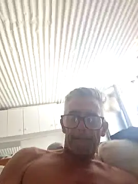 Snapshot of NICJOHNS chatting on December 2024 06:49:02 AM NICJOHNS online show from December 2024 06:49:02 AM