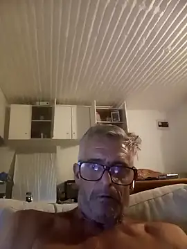 Snapshot of NICJOHNS chatting on February 2025 07:02:01 PM NICJOHNS online show from February 2025 07:02:01 PM