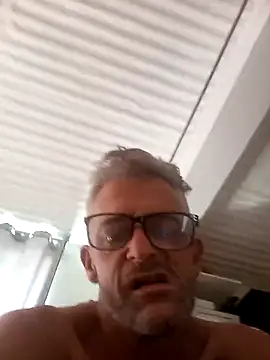 Snapshot of NICJOHNS chatting on February 2025 12:43:01 PM NICJOHNS online show from February 2025 12:43:01 PM