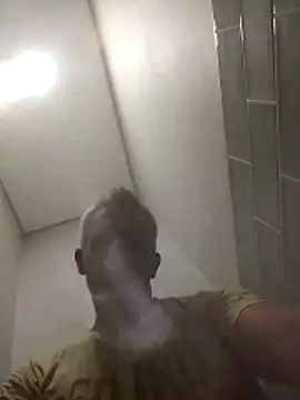 Snapshot of NICJOHNS chatting on February 2026 05:17:02 PM NICJOHNS online show from February 2026 05:17:02 PM