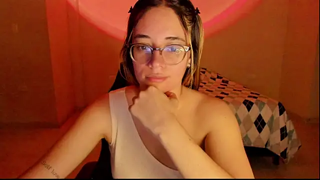 atenas 05  online show from October 2025 09:29:02 AM