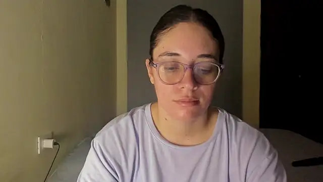 Snapshot of atenas_05_ chatting on June 2026 10:15:01 AM atenas 05 online show from June 2026 10:15:01 AM