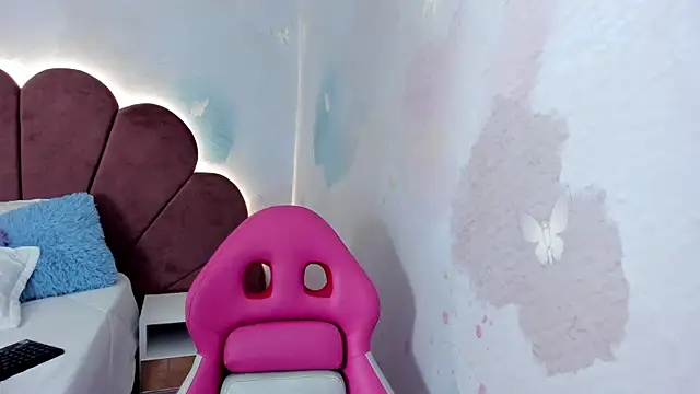 Carohorny4u online show from January 2026 01:27:01 PM