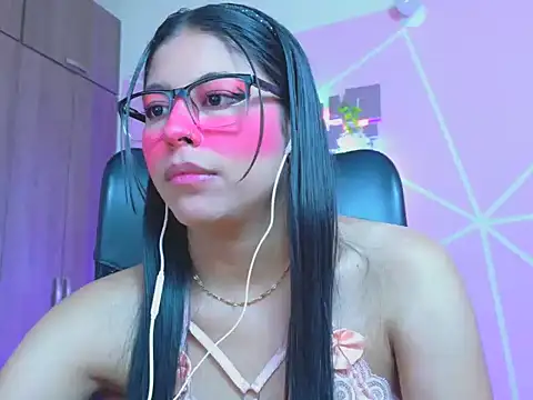  ALLYSON18  online show from April 2026 01:41:02 PM