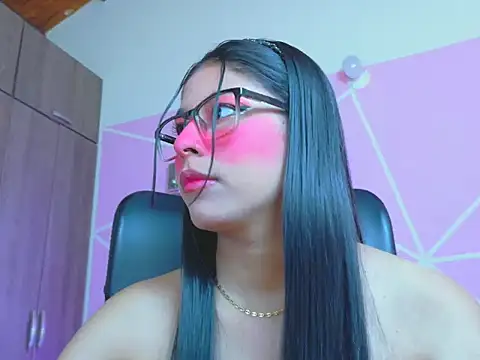 ALLYSON18  online show from May 2026 12:10:01 PM