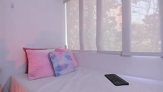 Snapshot of Brisa_blue chatting on January 2025 03:07:01 PM Brisa blue online show from January 2025 03:07:01 PM