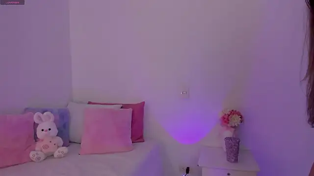 Brisa blue online show from April 2026 06:52:01 PM