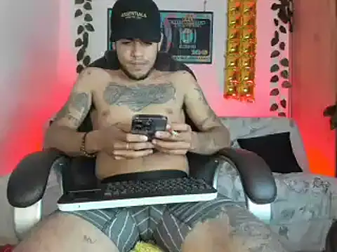 mikee scooth online show from January 2025 08:41:01 AM