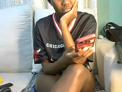 Caryyyl online show from November 2025 02:53:02 PM