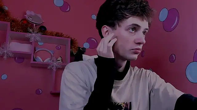 LukeSweet online show from December 2025 11:28:01 AM