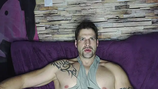 XxBigboybandxX online show from February 2025 10:04:02 PM