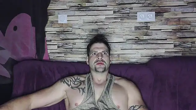 XxBigboybandxX online show from March 2025 05:33:02 AM