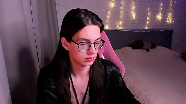 Alfreda Mills online show from September 2025 10:15:01 AM