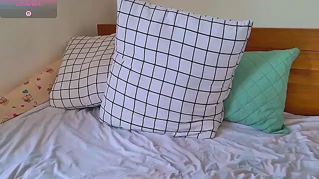 Snapshot of SashaStory chatting on January 2026 06:51:02 AM SashaStory online show from January 2026 06:51:02 AM