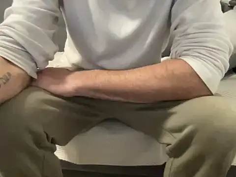 4small4inchlol online show from March 2026 04:01:01 PM