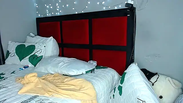 MissBigNipples online show from January 2025 12:00:01 PM