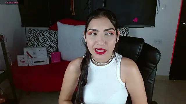 Carolaine69  online show from September 2025 01:37:01 PM