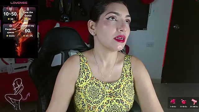Carolaine69  online show from May 2026 01:30:02 PM