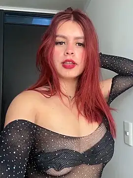 Isa smeraldy online show from February 2026 02:29:01 PM