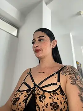 Libia James online show from July 2026 07:49:01 PM