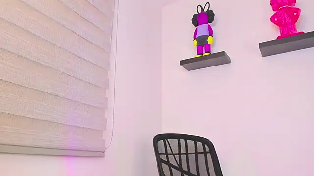 Gangster Girl online show from December 2024 11:03:02 PM