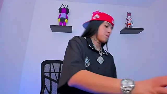 Gangster Girl online show from February 2025 10:22:02 PM