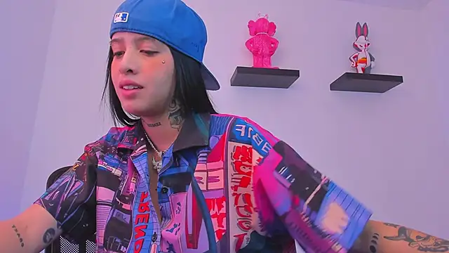 Gangster Girl online show from March 2025 07:06:01 PM