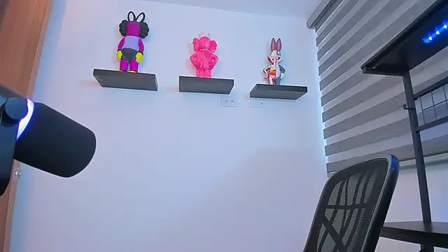 Gangster Girl online show from September 2025 05:17:01 PM