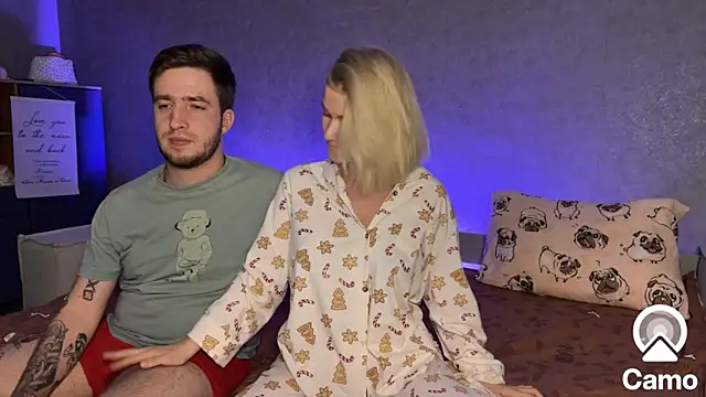 Adelovenick online show from December 2024 08:07:02 PM