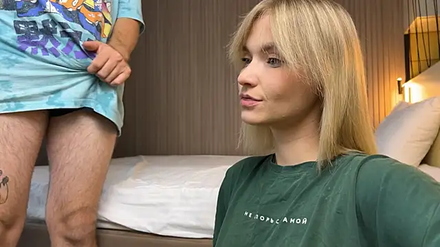 Adelovenick online show from September 2025 09:01:02 AM