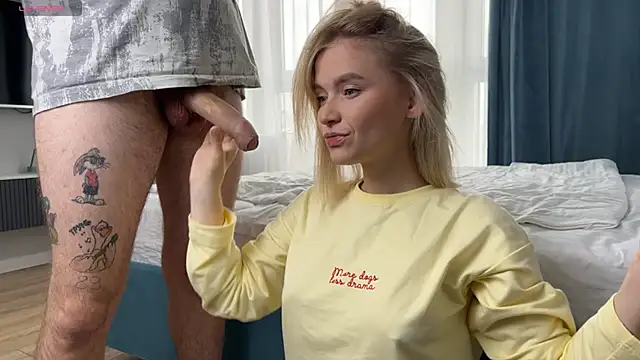 Adelovenick online show from October 2025 07:51:02 AM