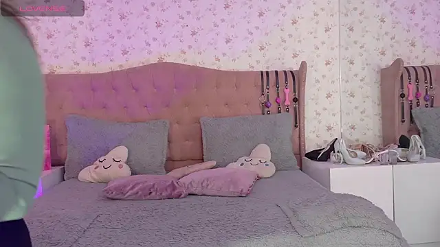 AvrillThomas online show from February 2025 03:35:01 PM