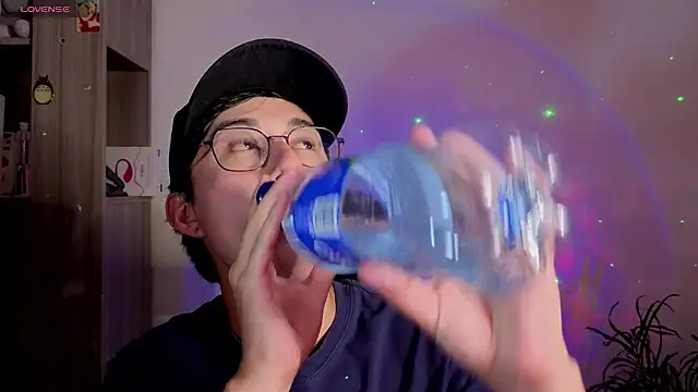 Snapshot of cameron_cum chatting on September 2025 06:22:02 PM cameron cum online show from September 2025 06:22:02 PM