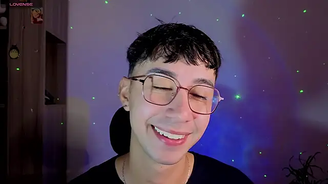 Snapshot of cameron_cum chatting on October 2025 02:48:01 PM cameron cum online show from October 2025 02:48:01 PM
