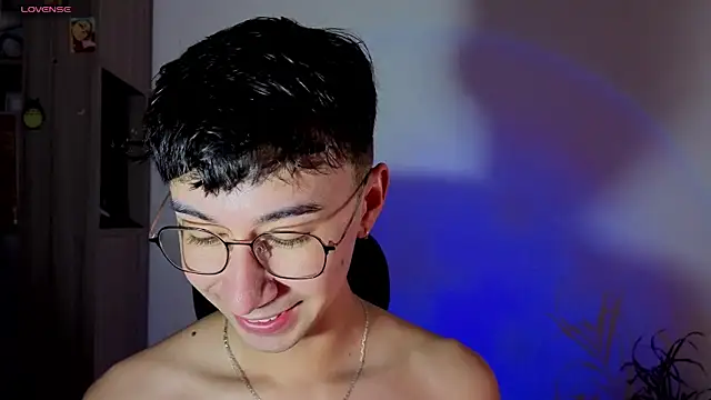 Snapshot of cameron_cum chatting on October 2025 01:41:02 PM cameron cum online show from October 2025 01:41:02 PM